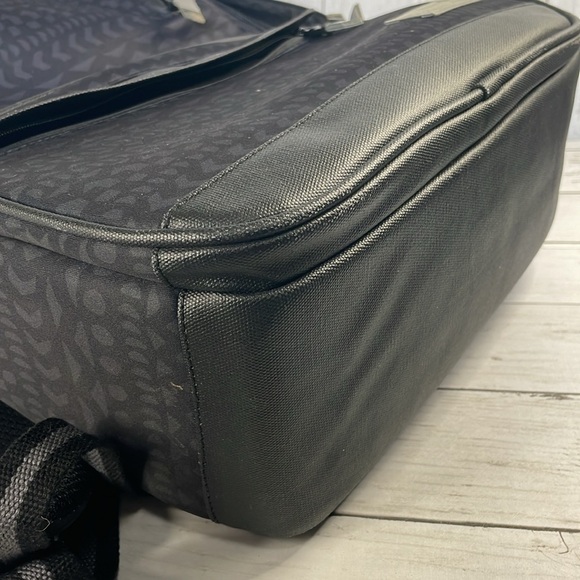 HEX Kindred SIgnal Unisex Black and Charcoal Backpack - Picture 6 of 13